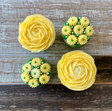Load image into Gallery viewer, Yellow and White Flower Cupcakes (4)
